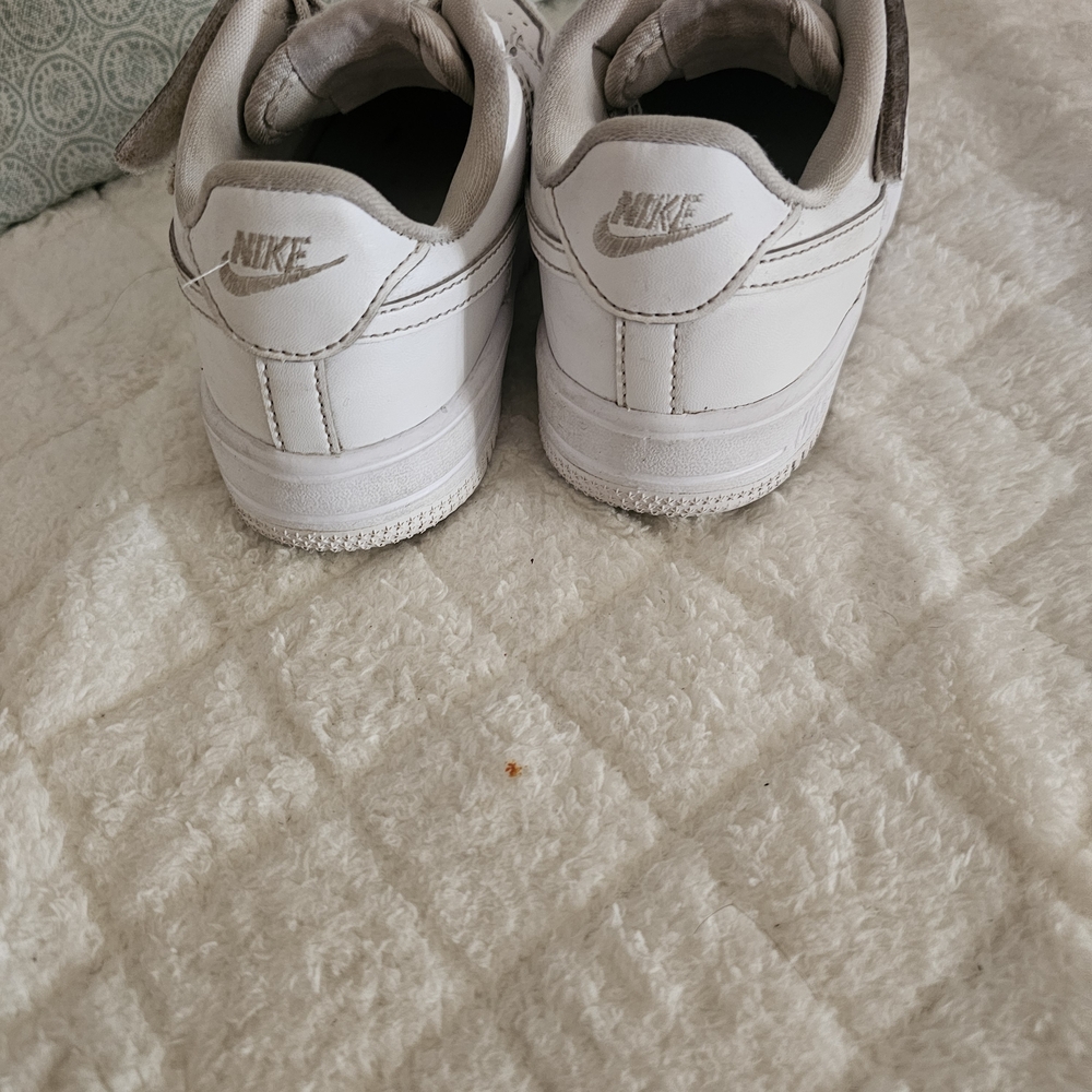 Nike White Kids Sneakers - Picture 6 of 11